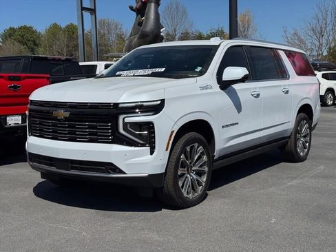 New 2026 Chevrolet Suburban High Country RWD image 6