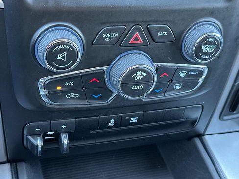 Used 2023 RAM 1500 Classic SLT w/ Trailer & Traction Group AWD/4WD image 19