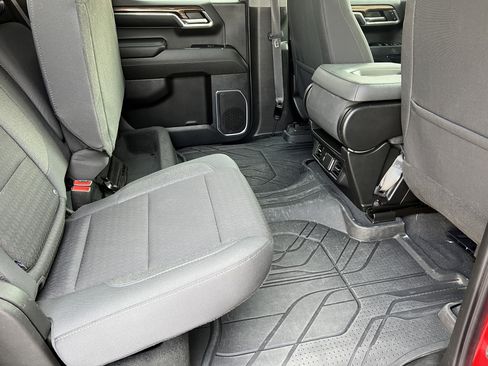 Used 2023 Chevrolet Silverado 1500 LT image 19