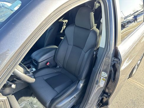 Used 2023 Subaru Ascent Premium w/ Convenience Package image 18