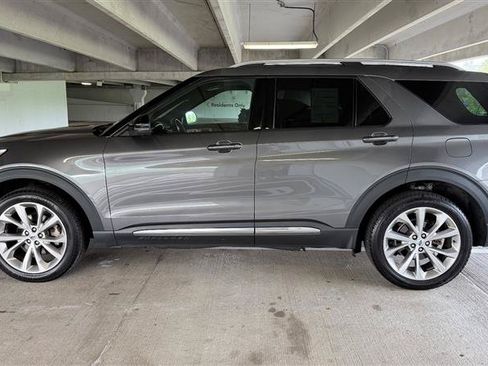 Used 2021 Ford Explorer Platinum w/ Equipment Group 601A AWD/4WD image 2