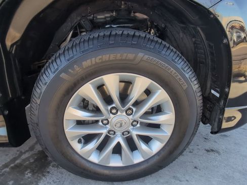 Used 2018 Lexus GX 460 Premium w/ Premium Package image 35