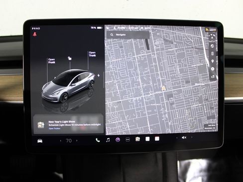 Used 2023 Tesla Model 3 Standard Range image 11