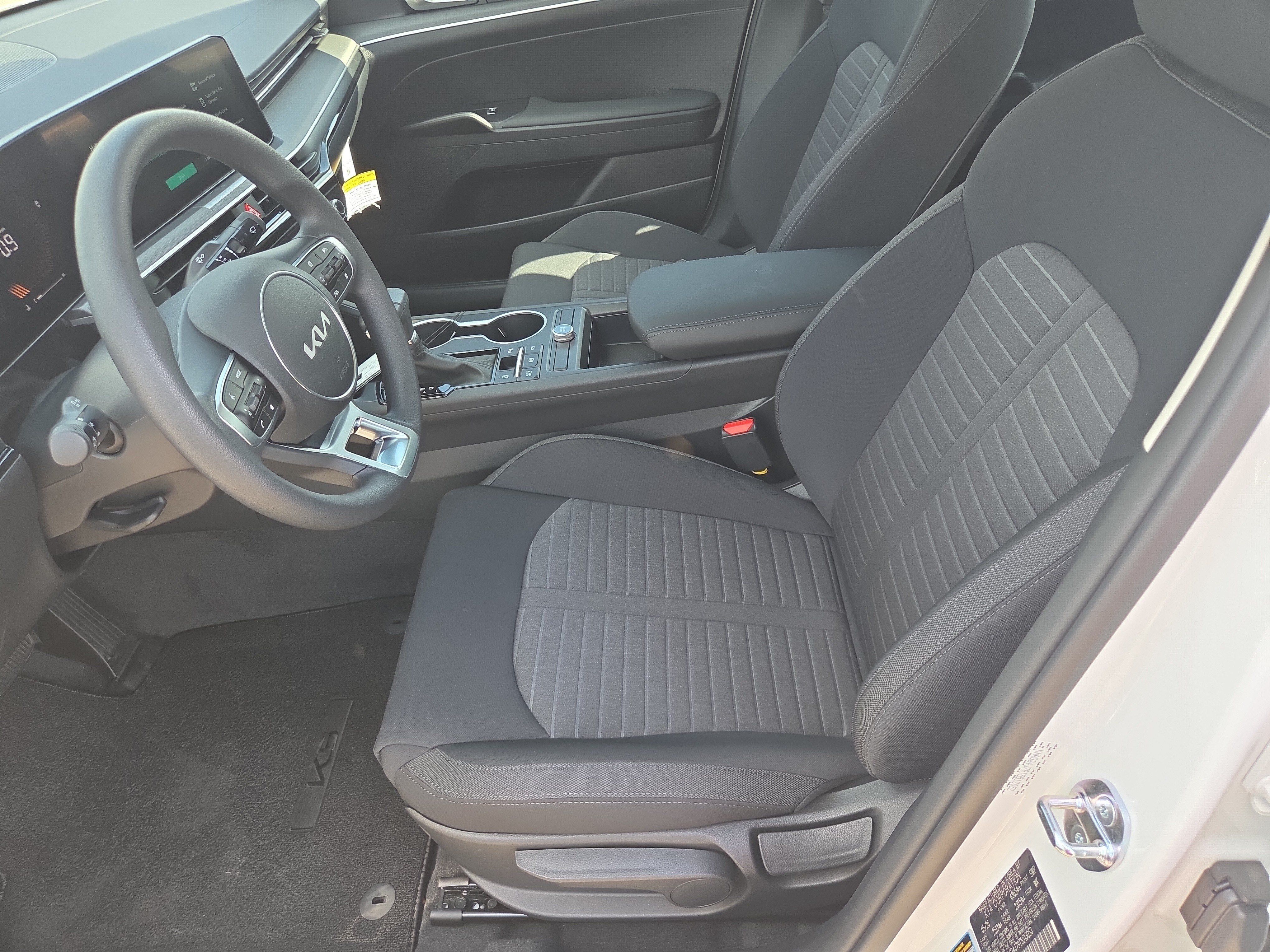 New 2026 Kia K5 LXS FWD image 4