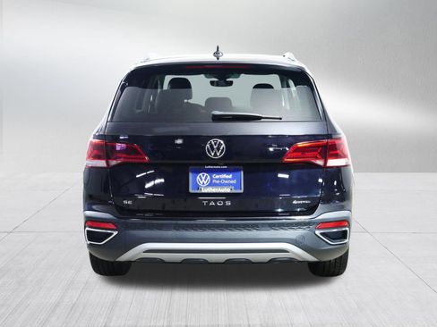 Certified 2022 Volkswagen Taos SE w/ Panoramic Sunroof Package image 6