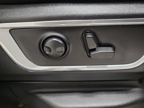 Used 2023 RAM 1500 Laramie AWD/4WD image 23