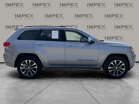 Used 2017 Jeep Grand Cherokee Overland image 6