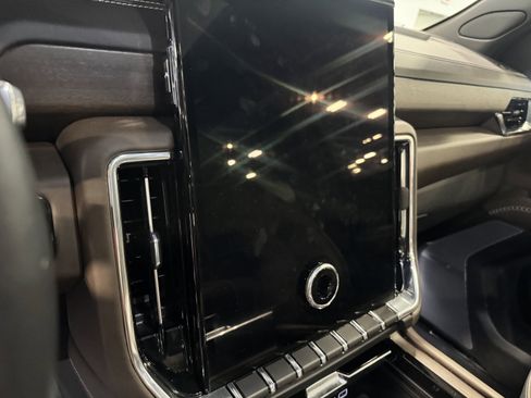 Used 2025 GMC Yukon XL Denali Ultimate image 32