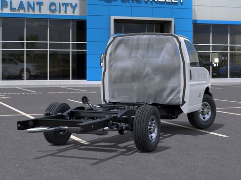New 2025 Chevrolet Express 3500 w/ Power Convenience Package RWD image 4