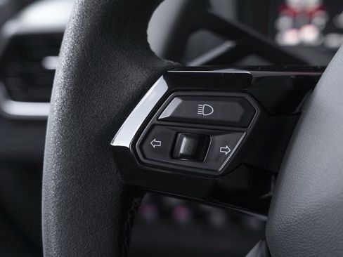 Used 2022 Lamborghini Huracan STO image 24