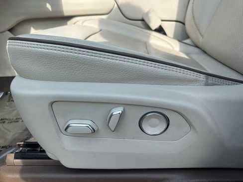 Used 2023 GMC Yukon Denali w/ Denali Reserve Package image 10