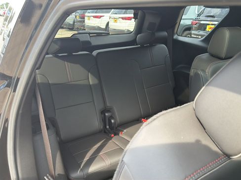Used 2023 Chevrolet Traverse RS w/ LPO, Floor Liner Package AWD/4WD image 21