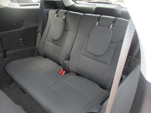 Used 2025 Ford Explorer Active AWD/4WD image 12