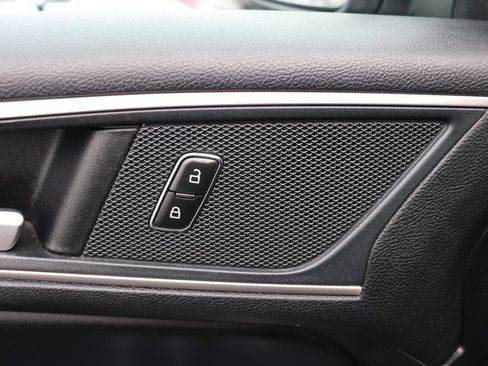 Used 2023 Ford Edge SEL image 46