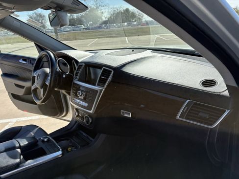 Used 2015 Mercedes-Benz GL 450 4MATIC image 16