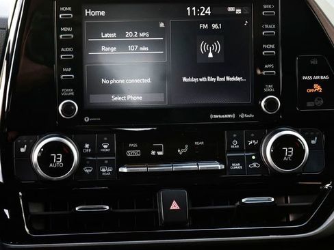 Certified 2021 Toyota Highlander XLE image 22