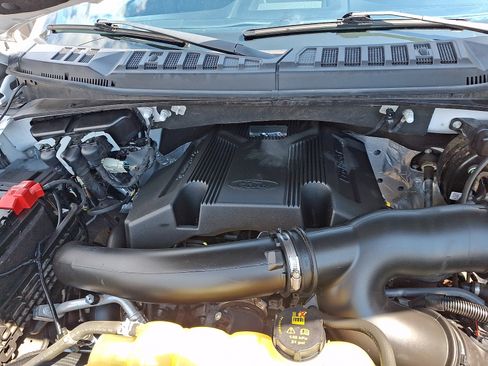Used 2020 Ford F150 XLT w/ Equipment Group 302A Luxury AWD/4WD image 28