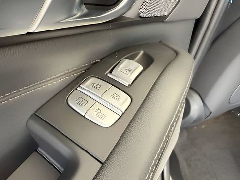 Used 2026 BMW X7 xDrive40i image 19