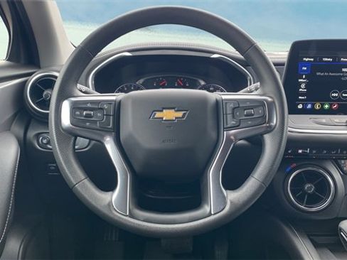Used 2025 Chevrolet Blazer LT w/ Convenience Package image 11