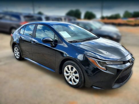 Used 2021 Toyota Corolla LE FWD image 12