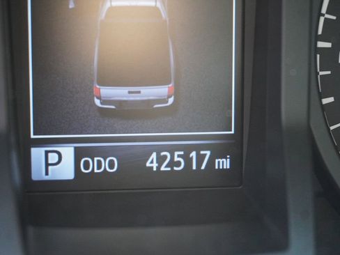 Used 2020 Toyota Tacoma SR w/ SR Convenience Package RWD image 3