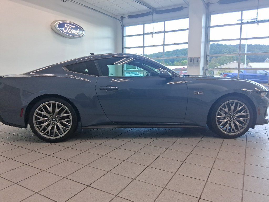 Used 2025 Ford Mustang GT Premium RWD image 19