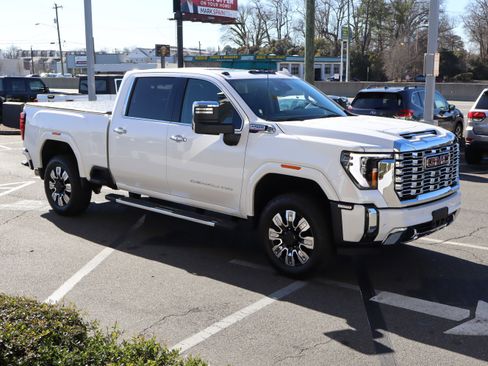 Used 2025 GMC Sierra 2500 Denali w/ Technology Package image 2