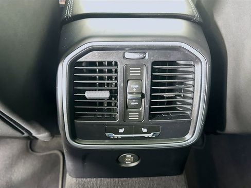 Used 2019 Porsche Macan S image 26