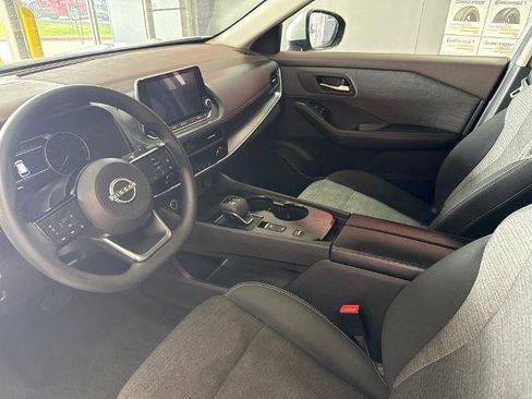 Certified 2023 Nissan Rogue SV FWD image 12