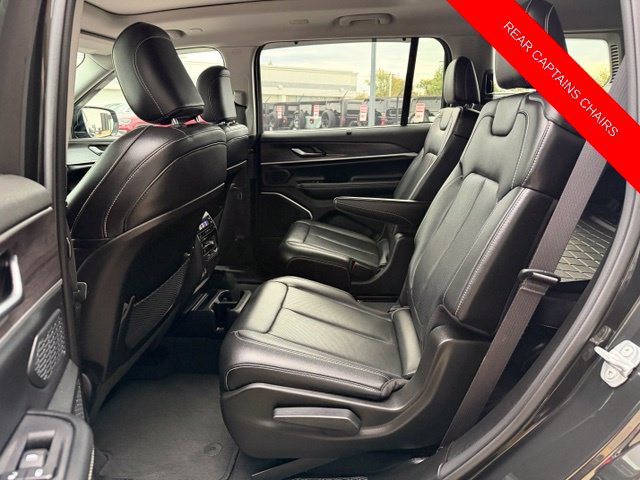 Used 2023 Jeep Grand Cherokee L Limited w/ Luxury Tech Group II AWD/4WD image 12