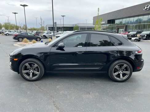 Used 2024 Porsche Macan AWD/4WD image 12