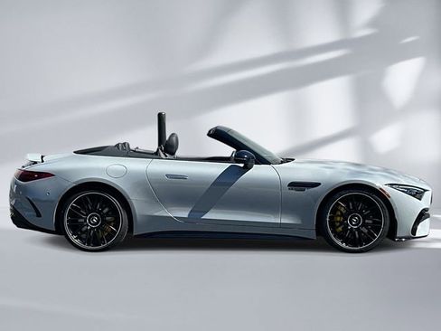 Certified 2022 Mercedes-Benz SL 63 AMG 4MATIC image 5