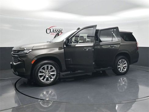 Used 2021 Chevrolet Tahoe Premier w/ Premium Package image 34