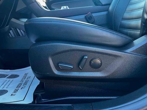 Used 2023 Ford Edge SEL image 13