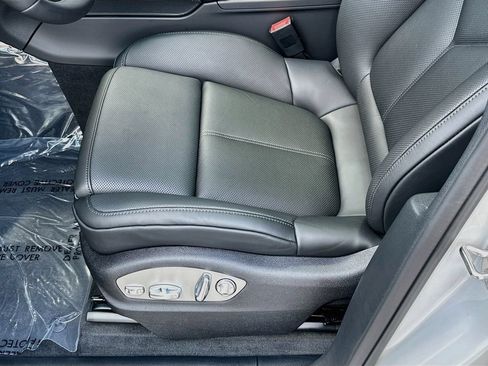 New 2026 Porsche Macan AWD/4WD image 22