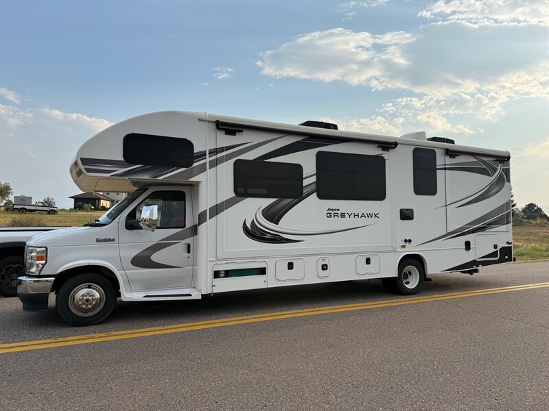 Used 2021 Ford E-450 and Econoline 450 Super Duty w/ Motorhome Prep Package RWD image 1