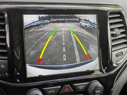 Certified 2022 Jeep Grand Cherokee Limited image 26