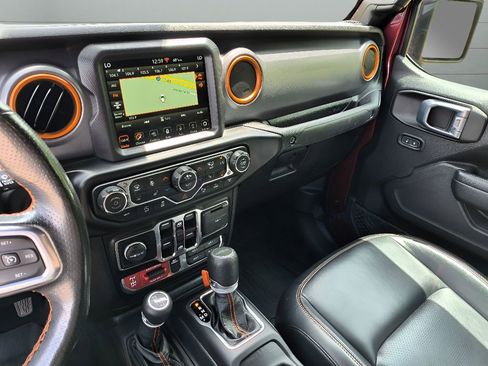 Used 2021 Jeep Gladiator Mojave AWD/4WD image 12