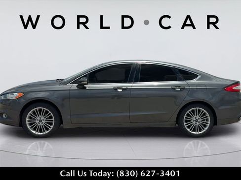 Used 2016 Ford Fusion SE w/ Equipment Group 202A FWD image 11
