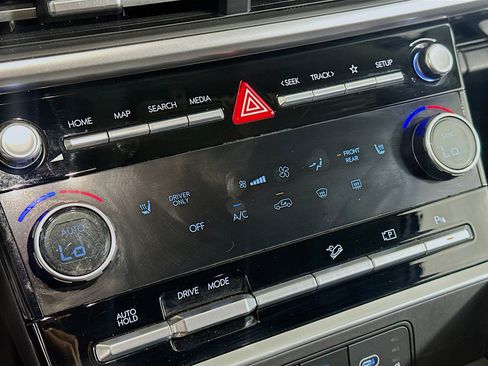 Used 2025 Hyundai Santa Fe SEL image 24