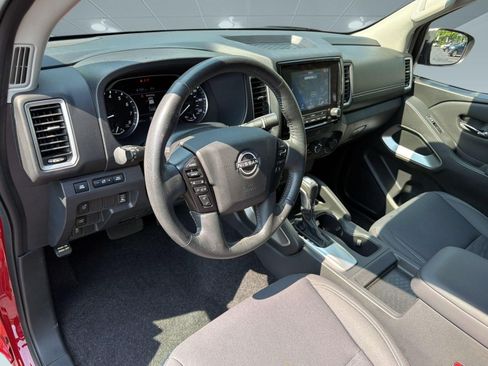 Used 2023 Nissan Frontier SV w/ Technology Package RWD image 4