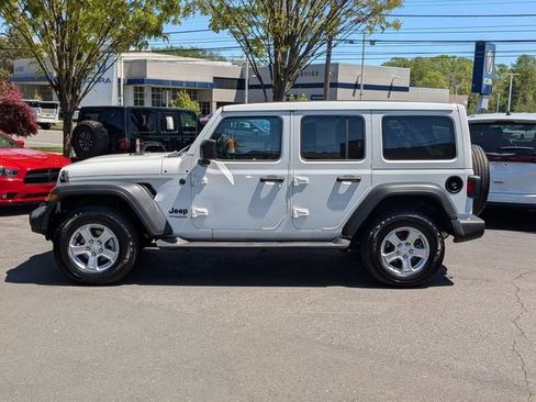 Used 2022 Jeep Wrangler Unlimited Sport w/ Sun And Sound Package AWD/4WD image 6
