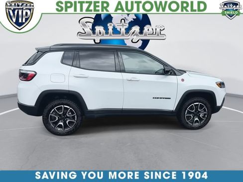 Used 2025 Jeep Compass Trailhawk w/ Trailer Tow Group AWD/4WD image 10