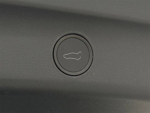 Used 2024 Tesla Model Y Long Range image 28