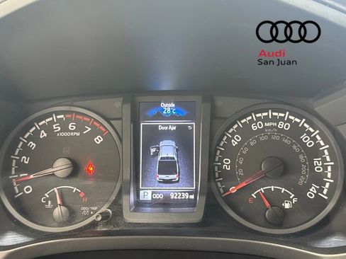 Used 2022 Toyota Tacoma SR w/ SR Convenience Package image 12