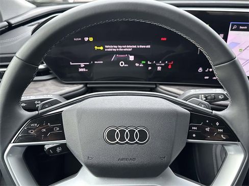 Certified 2025 Audi Q5 2.0T Premium w/ 19" Wheel Package image 22