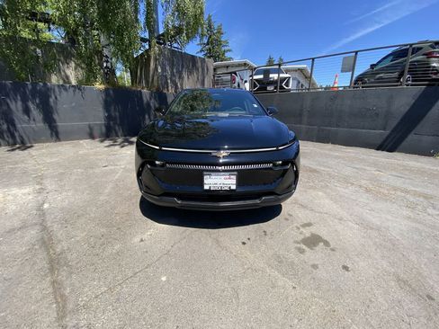 Used 2026 Chevrolet Equinox EV LT FWD image 9