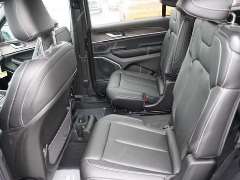 New 2026 Jeep Grand Cherokee L Limited image 11
