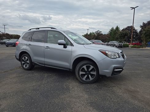 Used 2018 Subaru Forester 2.5i Limited AWD/4WD image 3