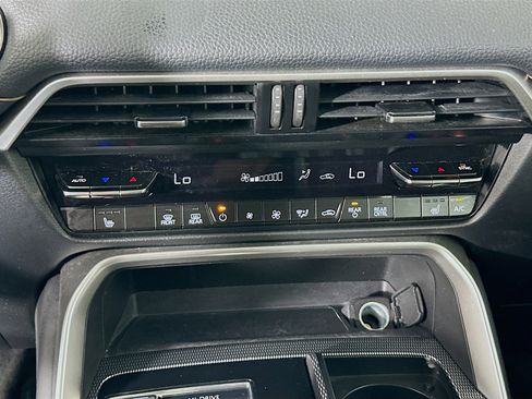 Used 2024 MAZDA CX-90 Plug-In Hybrid w/ Preferred AWD/4WD image 24